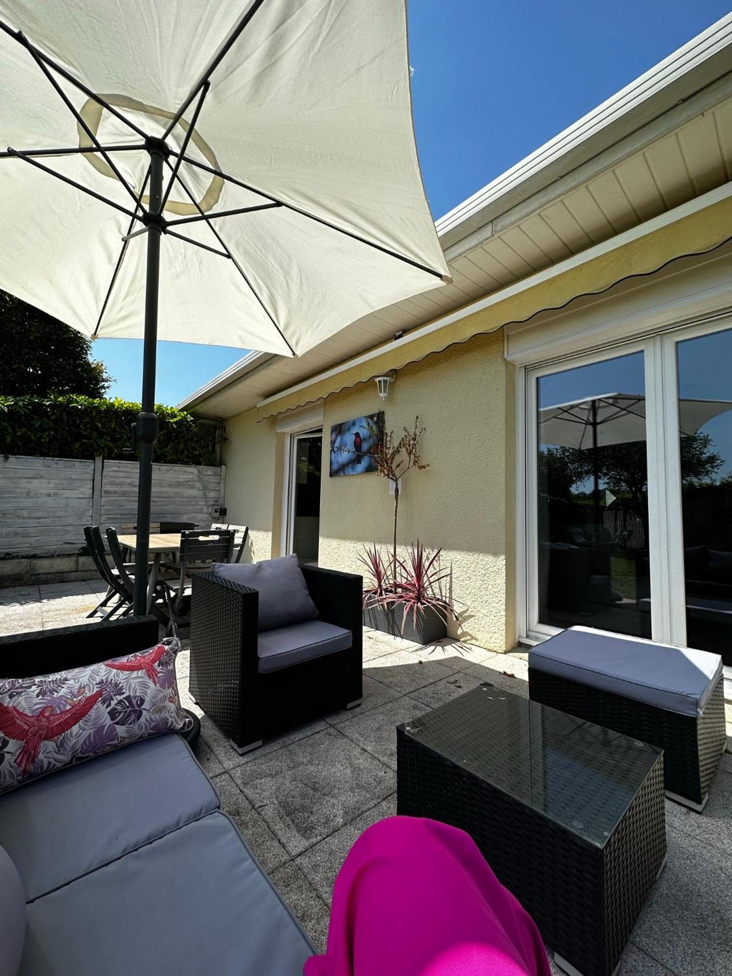 Les Temps Heureux Exclusivement Familles Villa Quimper Luaran gambar